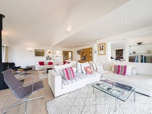 Photo 8- click for photo gallery